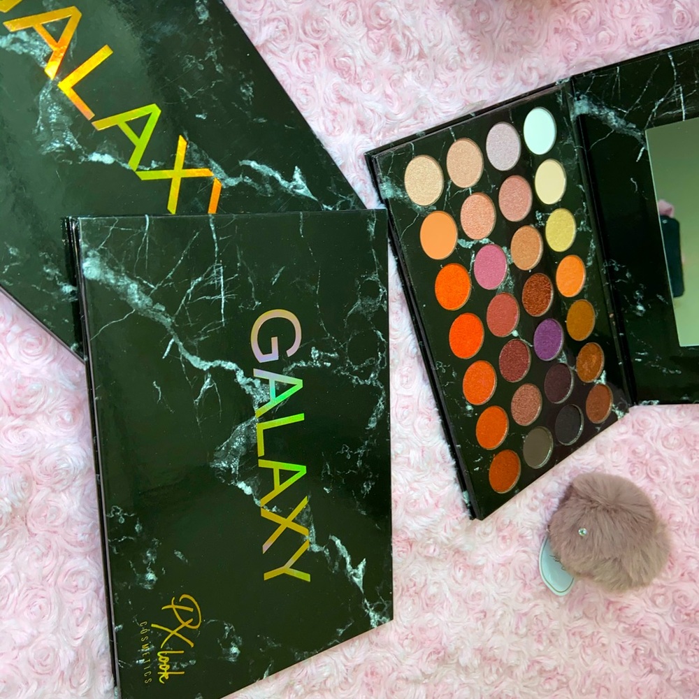 PX Look Cosmetics Galaxy Eyeshadow Pallet